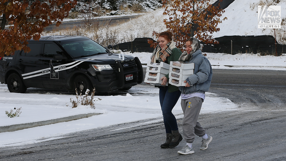 Students deliver pizza to Idaho police amid murder investigation