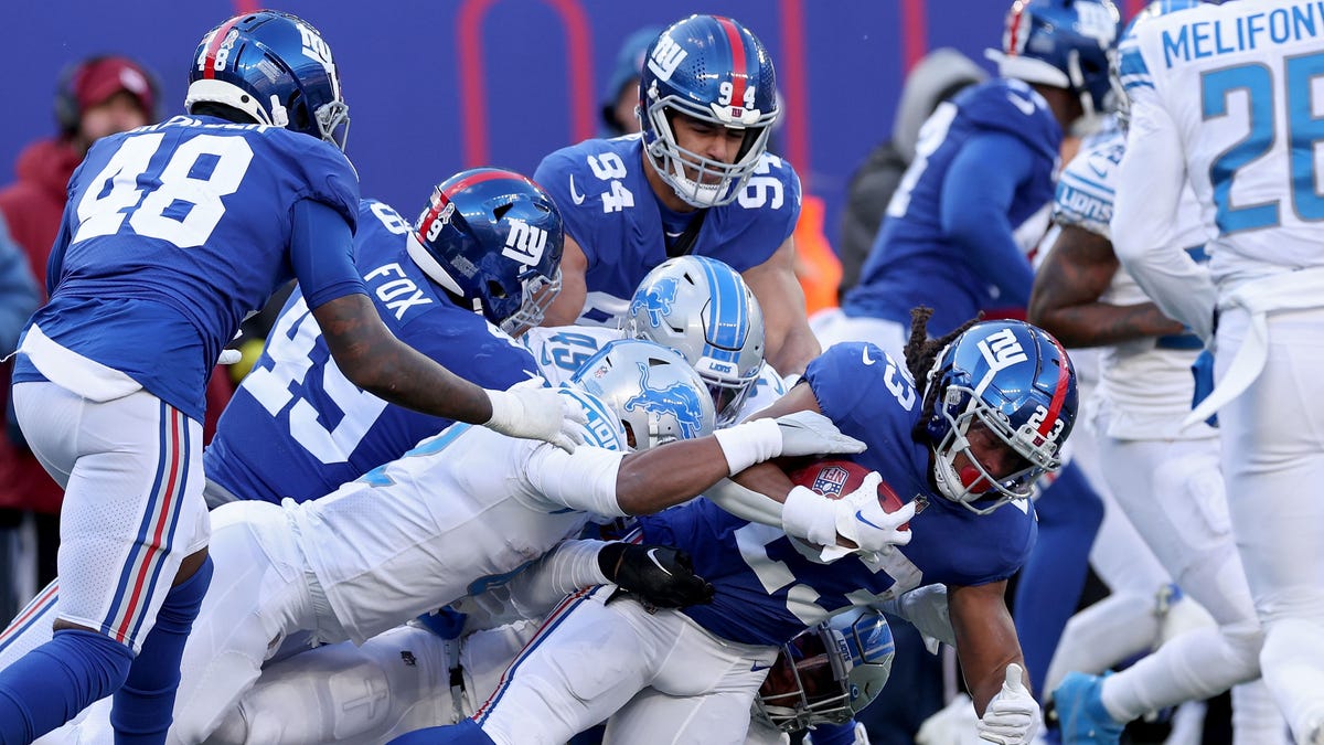 Williams leads Lions to third straight win, 31-18 over Giants