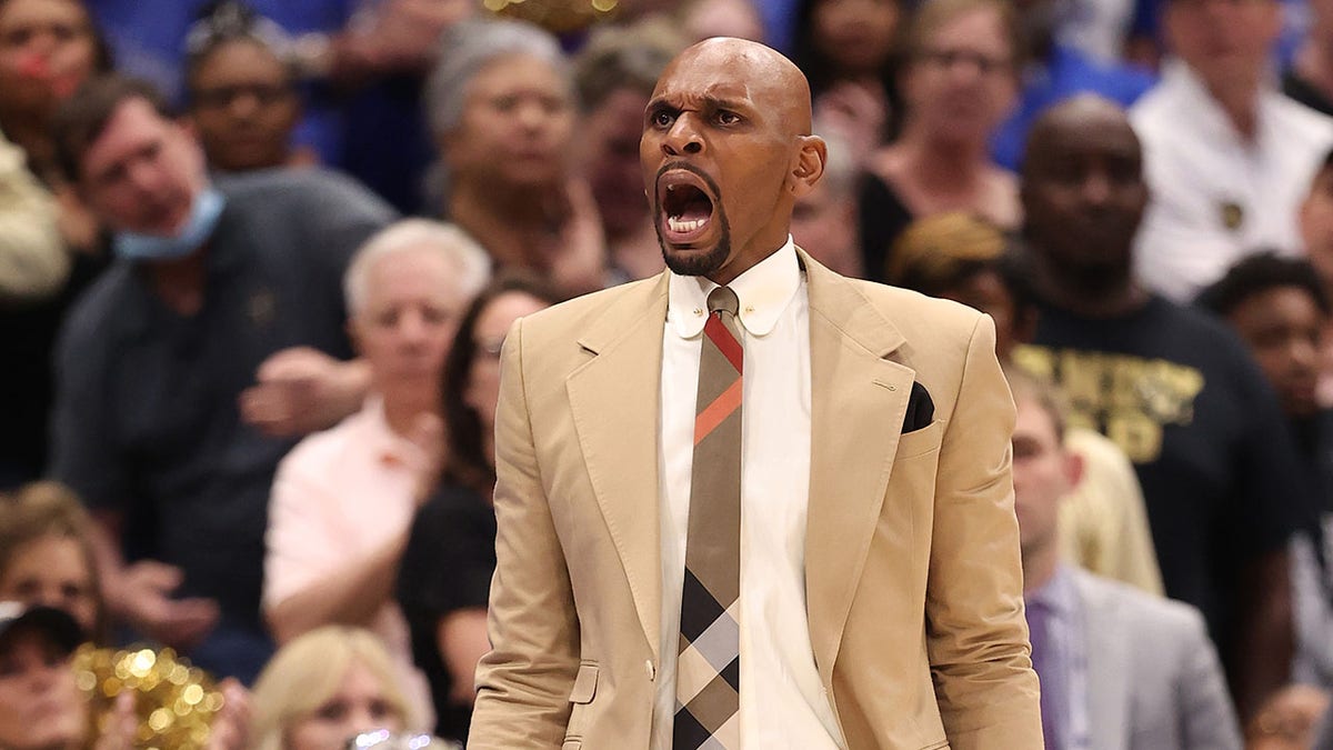 Jerry Stackhouse irate