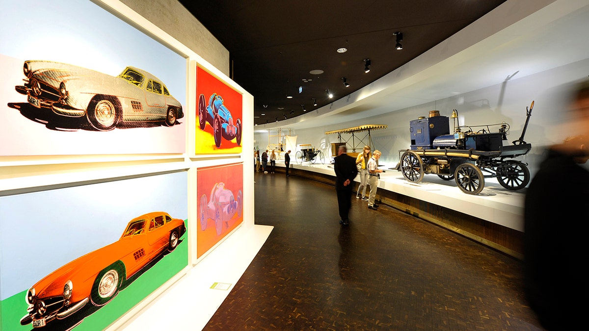 【アンディウォーホル】大型額装メルセデスアート　黄色い車 Multimillion-dollar Mercedes featured in Andy Warhol art up for