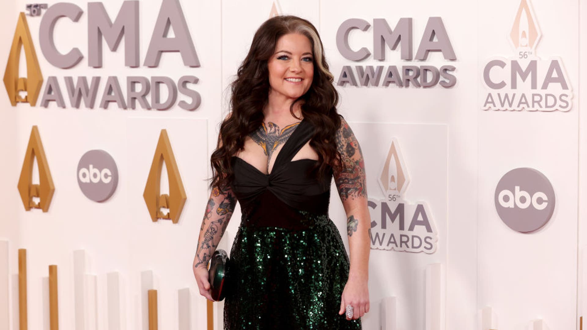 ashley mcbryde cmas red carpet