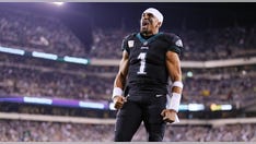 Jalen Hurts breaks Eagles record in win over Packers, Aaron Rodgers leaves game with injury