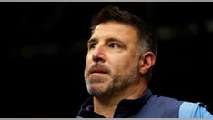 Mike Vrabel in negotiations to become next Patriots head coach: report