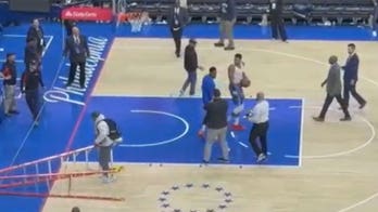 Bucks’ Giannis Antetokounmpo shoves ladder to ground in postgame free-throw session