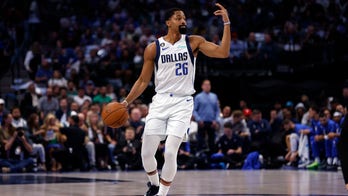 Mavericks’ Spencer Dinwiddie accuses referee of using profanities when describing him after technical foul
