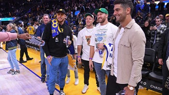 49ers Kyle Shanahan talks Jimmy Garoppolo's cheerleader interaction: 'It's a tough life he's got to live'