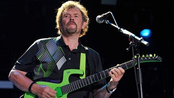 Jeff Cook, co-founder of Alabama, dead at 73