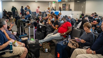 SEE IT: Thanksgiving travelers faced major price increases for airfare, hotels