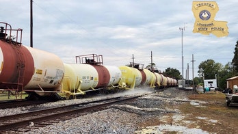 Louisiana parish evacuated after train derails, leaks acid