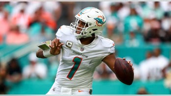 Dolphins' Tua Tagovailoa, Jeff Wilson Jr. pave way for blowout win over Browns