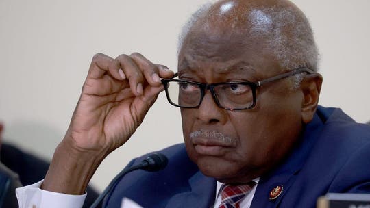 Clyburn says decision to stay in leadership is ‘biblical' to him, despite Pelosi’s call for ‘new generation’