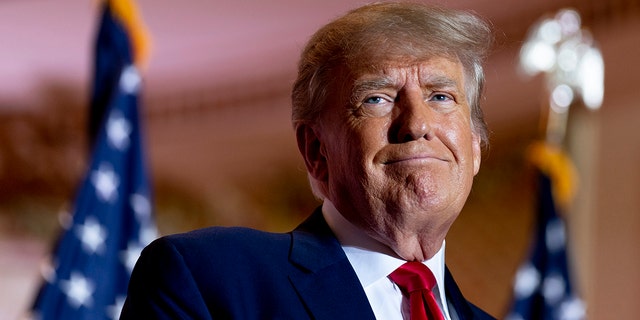 Eski Başkan Trump, 15 Kasım 2022'de Florida, Palm Beach'teki Mar-a-Lago'daki evinden Beyaz Saray'a üçüncü kez aday olduğunu duyurdu.