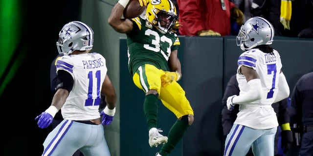 Packers' Aaron Jones pays homage to Marshawn Lynch on touchdown run ...