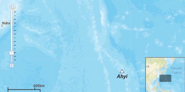 Le mont sous-marin Ahyi est un grand volcan sous-marin conique qui s'élève à moins de 137 mètres de la surface de la mer à environ 18 kilomètres au sud-est de l'île de Farallon de Pajaros (Uracas) dans le nord des Mariannes.