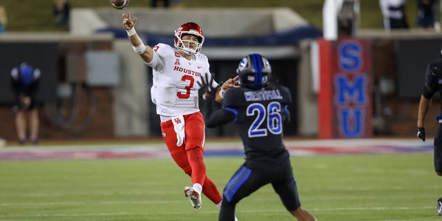 Houston Cougars quarterback Clayton Thune passes against SMU, Nov. 5, 2022, at Gerald J. Ford Stadium in Dallas.