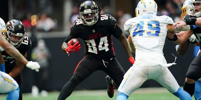 Atlanta Falcons running back Cordarrelle Patterson (84) runs against the Los Angeles Chargers during the second half, Nov. 6, 2022, in Atlanta.
