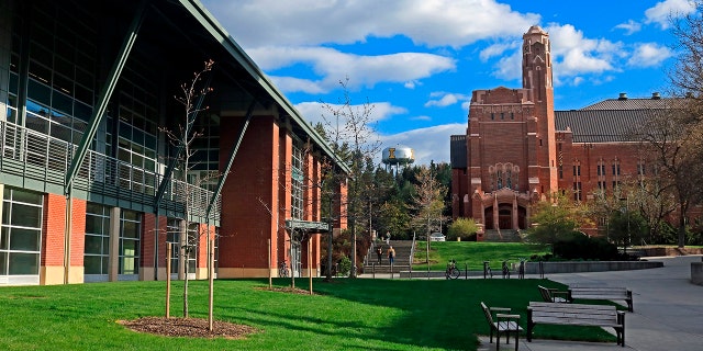 A photo of school building