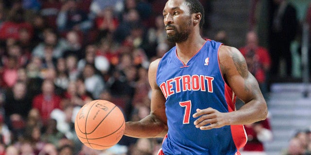 Ben Gordon #7 of the Detroit Pistons dribbles the ball against the Chicago Bulls at the United Center on Oct. 30, 2010, in Chicago, Illinois.