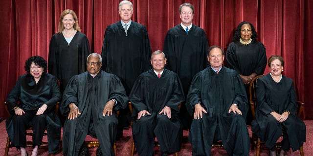 supreme court justices group photo