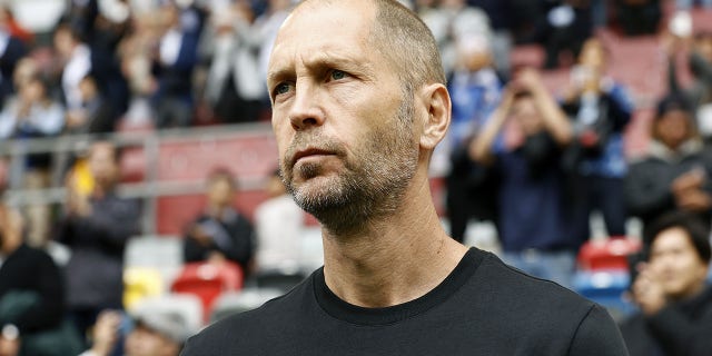 El entrenador del equipo nacional masculino de EE. UU. Gregg Berhalter durante el partido amistoso internacional entre Japón y EE. UU. celebrado en Dusseldorf Arena el 23 de septiembre de 2022 en Dusseldorf, Alemania. 