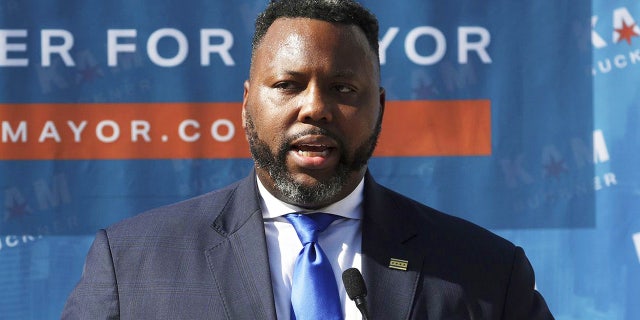 Illinois State Rep. Kambium Buckner announces his candidacy for Chicago mayor on May 12, 2022.