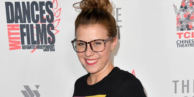 HOLLYWOOD, CALIFORNIA - AUGUST 26: Jodie Sweetin attends the premiere of "The Art Of Protest" at TCL Chinese Theatre on August 26, 2021 in Hollywood, California. (Photo by Allen Berezovsky/Getty Images)