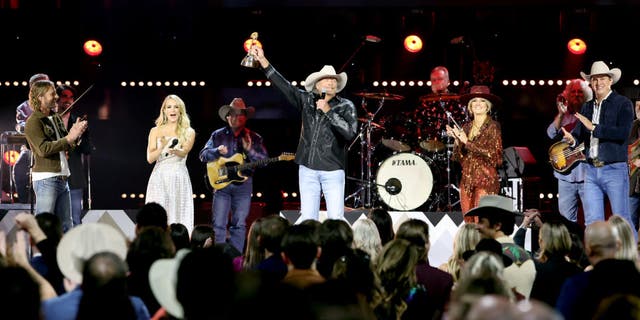 Ahead of the award presentation, Carrie Underwood, Dierks Bentley, Jon Pardi, and Lainey Wilson paid tribute to Jackson.