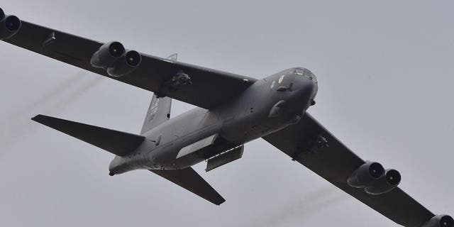 A U.S. Air Force B-52 bomber performs during the Australian International Airshow at the Avalon Airfield near Lara, southwest of Melbourne, Feb. 27, 2015. 