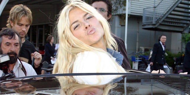 Anna Nicole Smith, Larry Birkhead durant 2005 MTV Austràlia