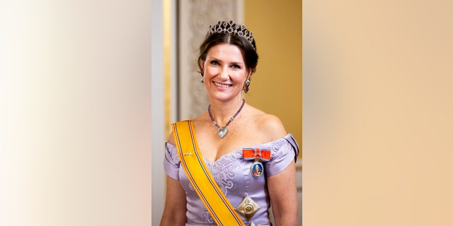 Princess Märtha Louise of Norway announced that she will no longer represent the royal household. She will keep her title.