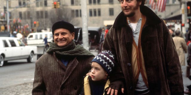 Joe Pesci limited his interactions with child star Macaulay Culkin in order to portray their "adversarial relationship" during filming.