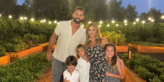 Eric Decker, left, Jessie James Decker and their kids enjoyed a vacation in Mexico.