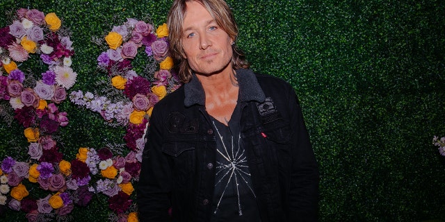 Keith Urban hopes his fans walk away from his show feeling a sense of togetherness and realizing what they have in common with other fans.