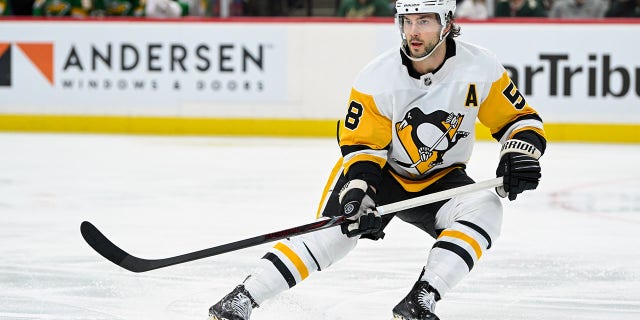 Kris Letang follows the play during the Penguins-Wild game on Nov. 17, 2022, at Xcel Energy Center in St. Paul, Minnesota.