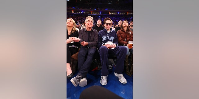 Ben Stiller sat next to Pete Davidson at the  game between the Memphis Grizzlies and the New York Knicks. 