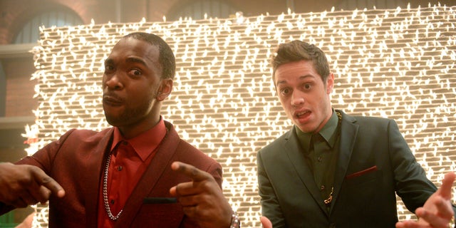 Jay Pharoah is telling all when it comes to Pete Davidson's dating history. 