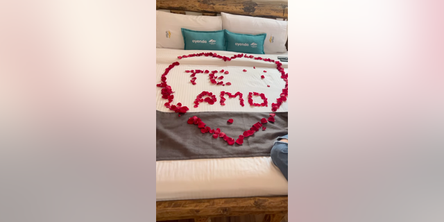 During Varela and Valentín's travels, a bed full of rose petals was displayed, shaped in a red heart, spelling out the words "Te Amo," meaning "love you" in English.