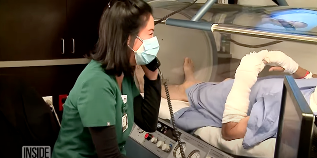 Jay Leno is seen in a hyperbaric chamber, which Leno’s doctor explained is supposed to decrease swelling, increase blood flow with good oxygenation and decrease bacteria.