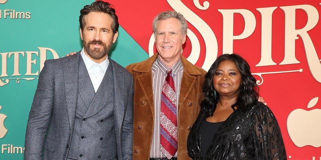 "Espirituoso," que estrela, da esquerda, Ryan Reynolds, Will Ferrell e Octavia Spencer, é uma reviravolta "Uma Canção de Natal," desta vez contado do ponto de vista do Fantasma do Presente de Natal.