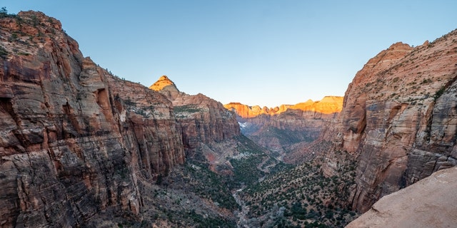 Canyon Overlook in Zion National Park op 15 januari 2021 in Springdale, Utah. 