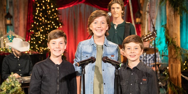 Josh Turner's children performed alongside him in the holiday special.