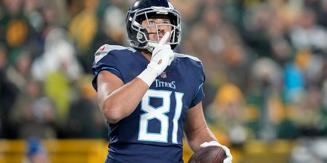 Ryan Tannehill, Derrick Henry Shine As Titans Down Packers In Frigid ...