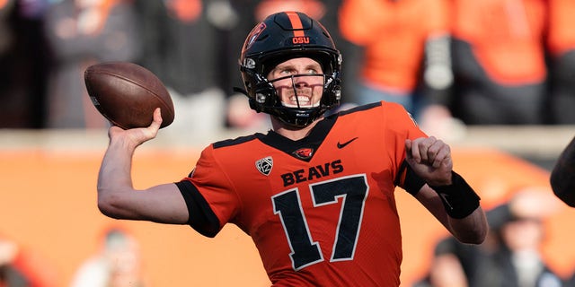 Oregon State Beavers quarterback Ben Gulbranson #17 prepares to throw the ball during the first half of the game against the Oregon Ducks at Reser Stadium on November 26, 2022 in Corvallis, Oregon.