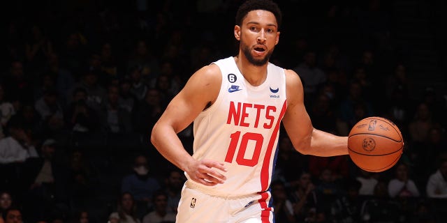 Ben Simmons dribbling