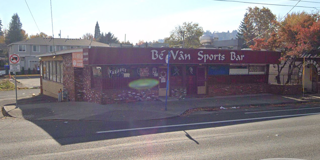 Be Van Sports Bar in Portland, Oregon.