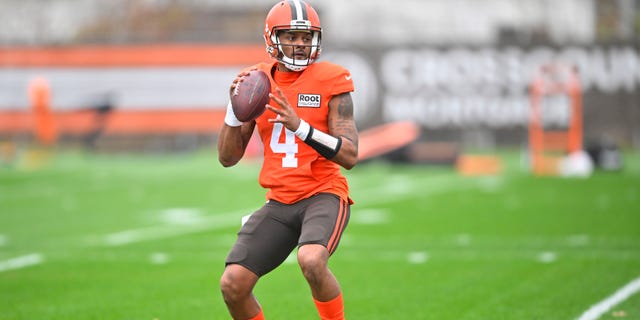 Cleveland Browns quarterback Deshaun Watson looks to throw a pass during an NFL football practice at the team's training facility on Wednesday, Nov. 16, 2022, in Berea, Ohio.