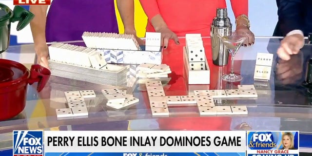 This bone inlay domino set offers fun entertainment for family and friends. 