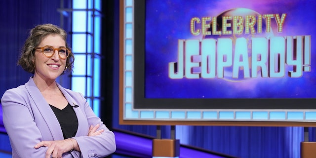 Mayim Bialik hosts the "Jeopardy!" High School Reunion Tournament.