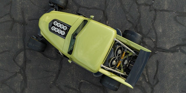 Enyo was built with carbon fiber parts and features a rear wing.