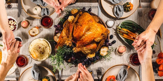 Thawing a turkey on the kitchen counter could lead to the growth of dangerous bacteria and the risk of food poisoning.  Read on for key tips for defrosting a turkey safely and effectively. 